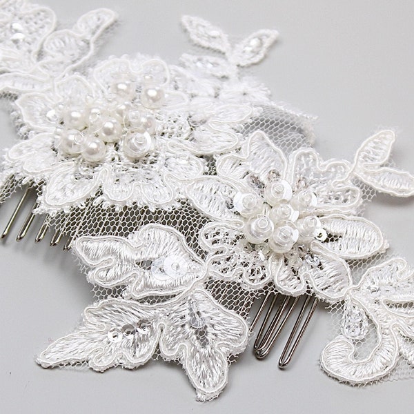 BRIDAL HAIR COMB, Bridal Head piece, Bridal Comb, Wedding Headpiece, Wedding Comb. Hair comb for the bride.  off-white.