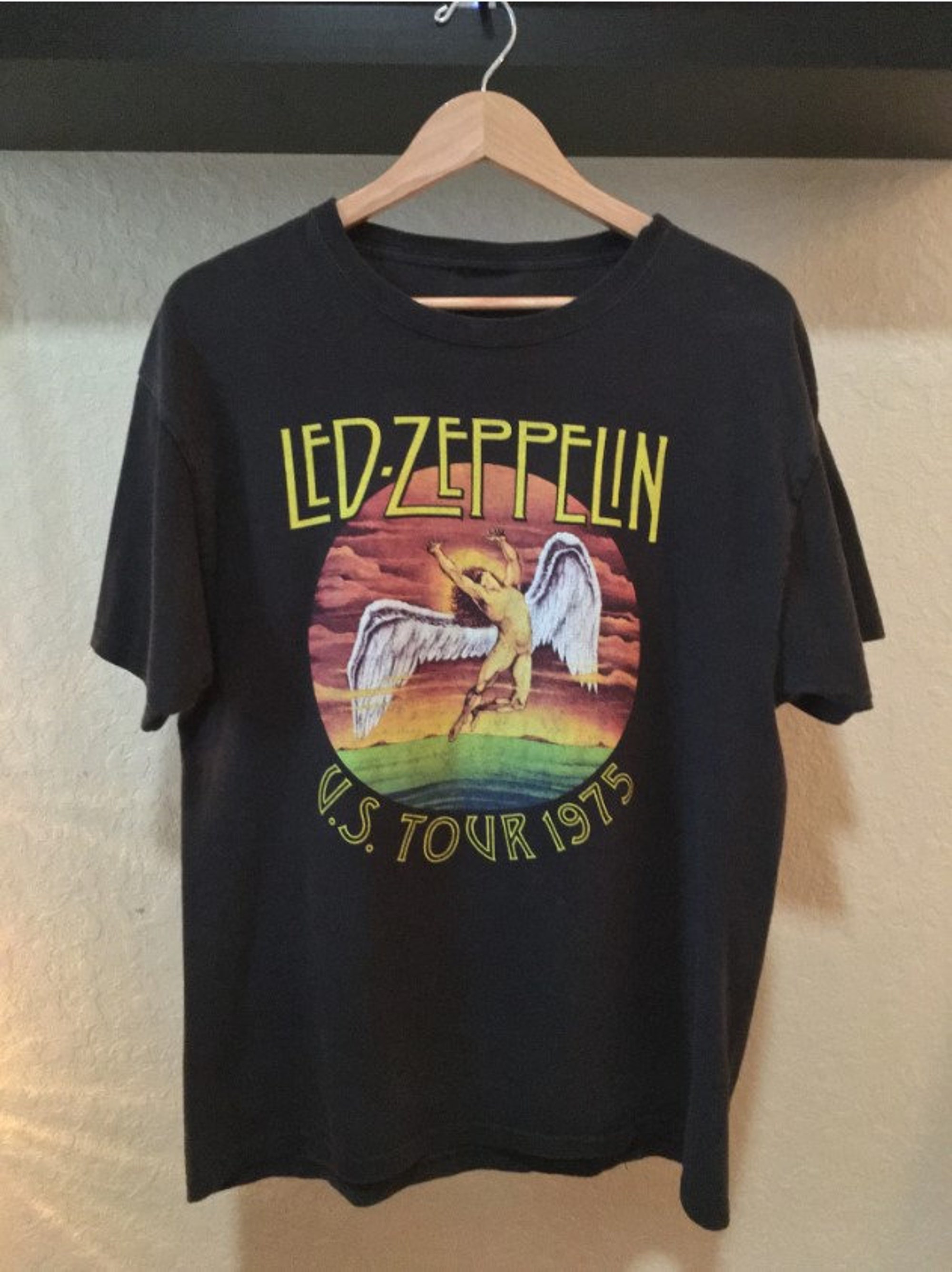 Discover Vintage LED ZPELIN 1975 US tour T-shirt