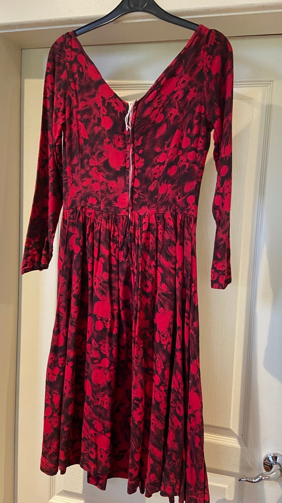1950s Brushed Cotton Dress: Red Floral Winter Day Dress (34" Bust) 1950s Brushed Cotton Dress: Red Floral Winter Day Dress (34" Bust)