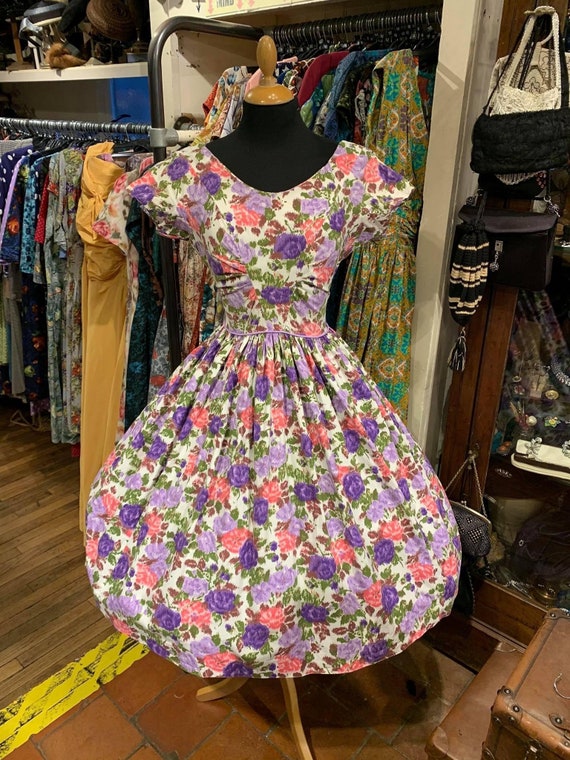 Stunning 1950s cotton day dress