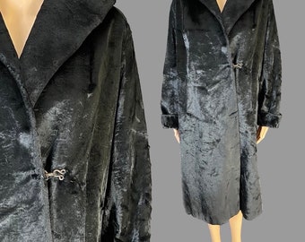 Beautiful 1920’s volup coat