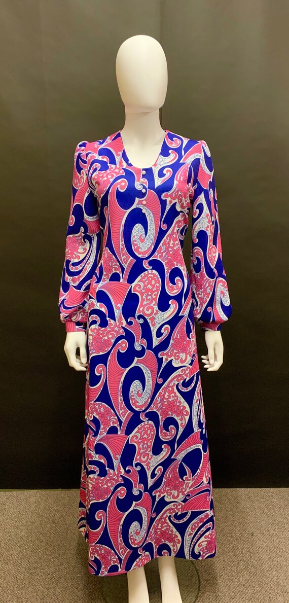Gorgeous volup 70’s crimplene maxi