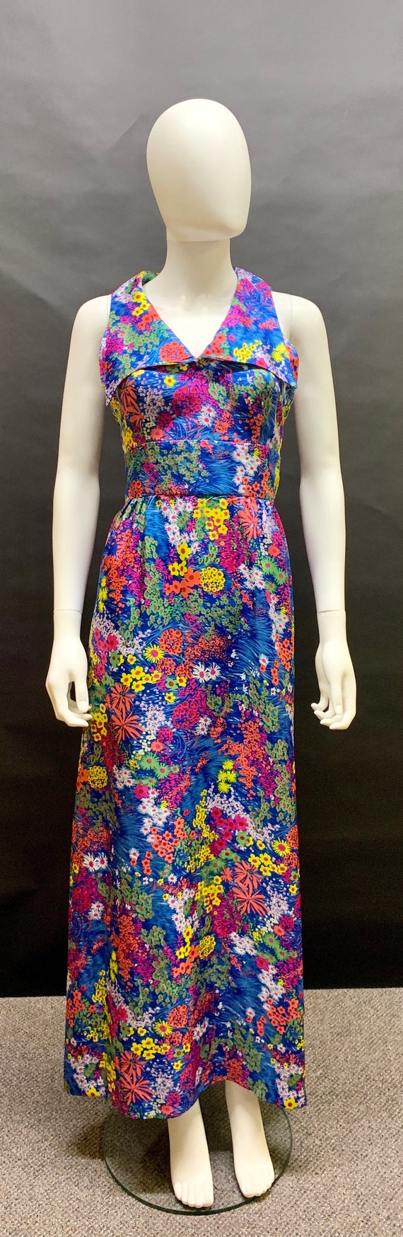 Gorgeous 70’s maxi dress