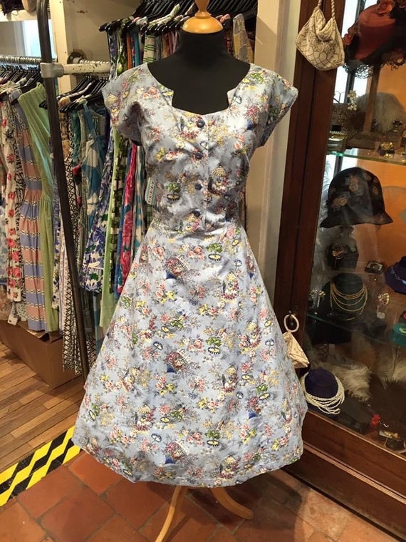 Gorgeous 1950s novelty print dress