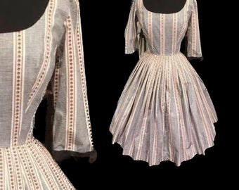 Stunning 1950s cotton dress