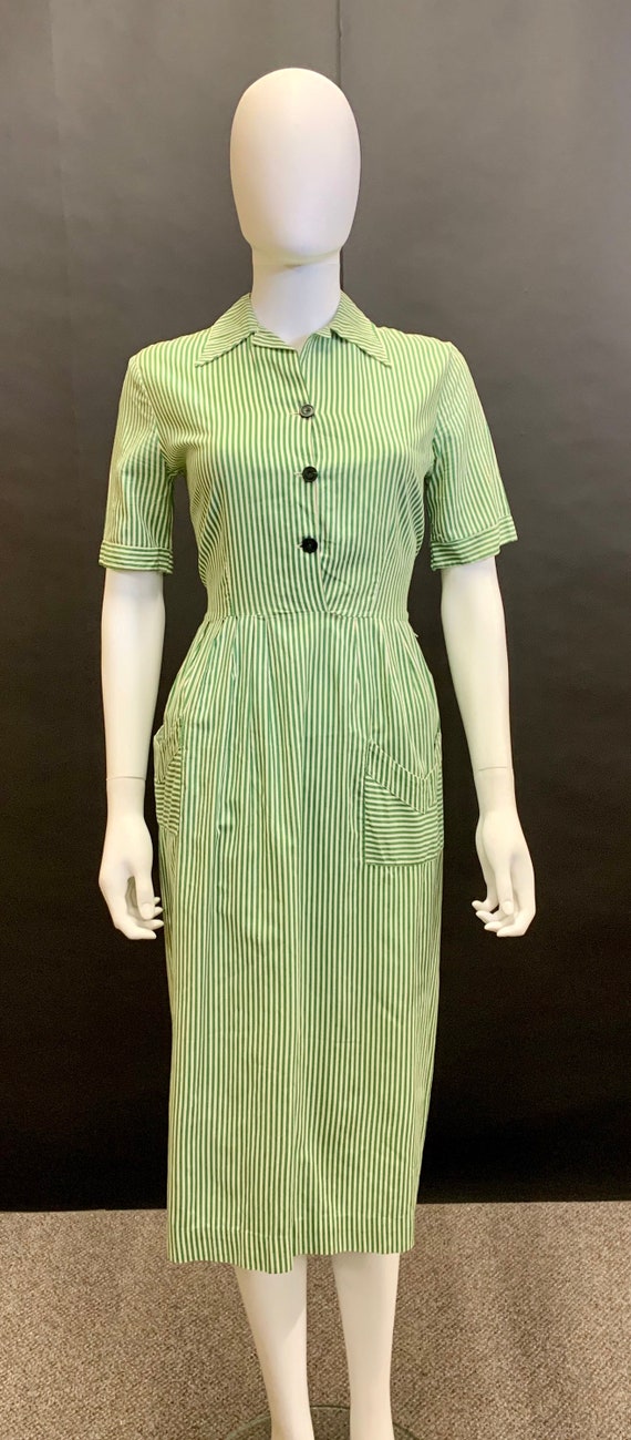 Early 1940’s cotton day dress