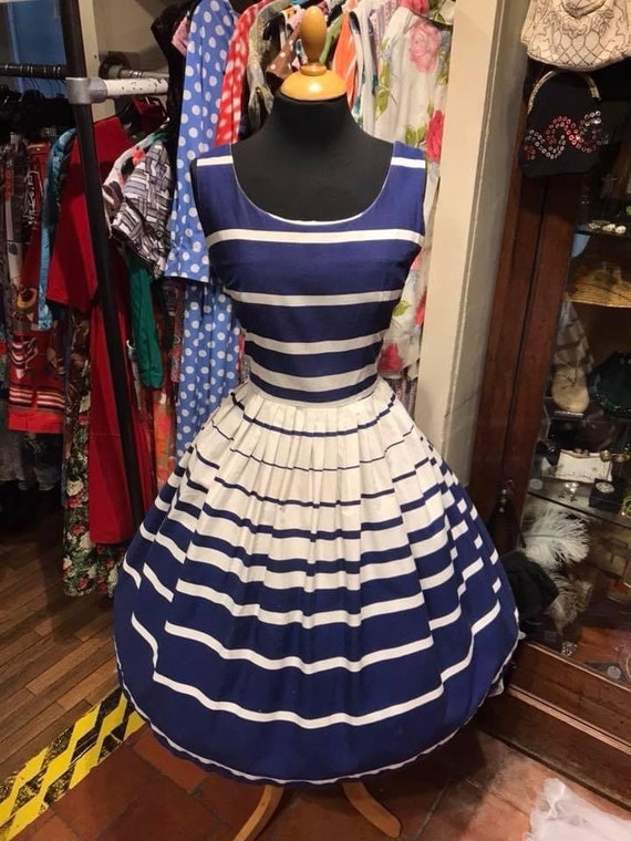 Cute 50’s cotton day dress