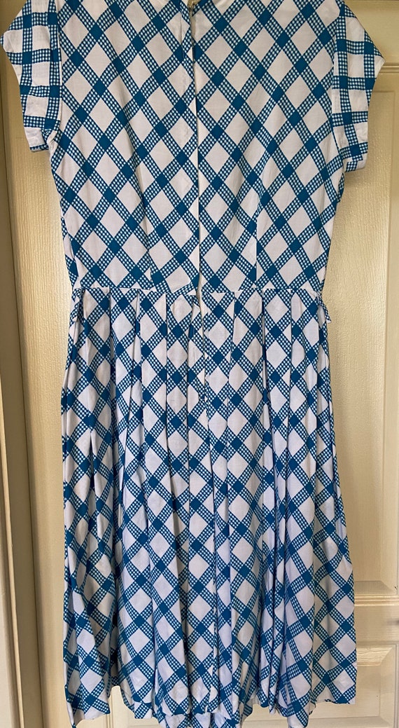 Beautiful 1950’s blue/white floppy cotton full sk… - image 5