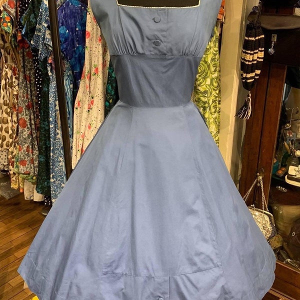 Gorgeous 1950s cotton day dress