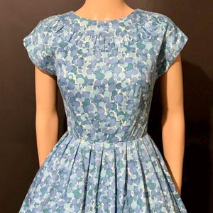 1950’s cotton day dress by Dumarsel ( 34” bust)