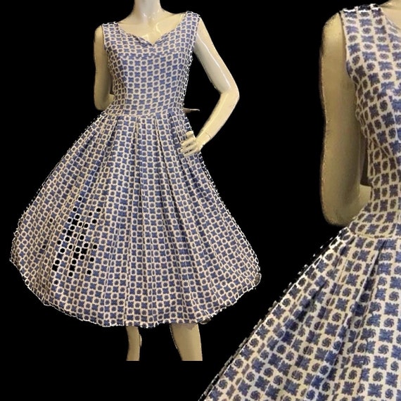 1950’s blue/white geometric pattern full skirt co… - image 1