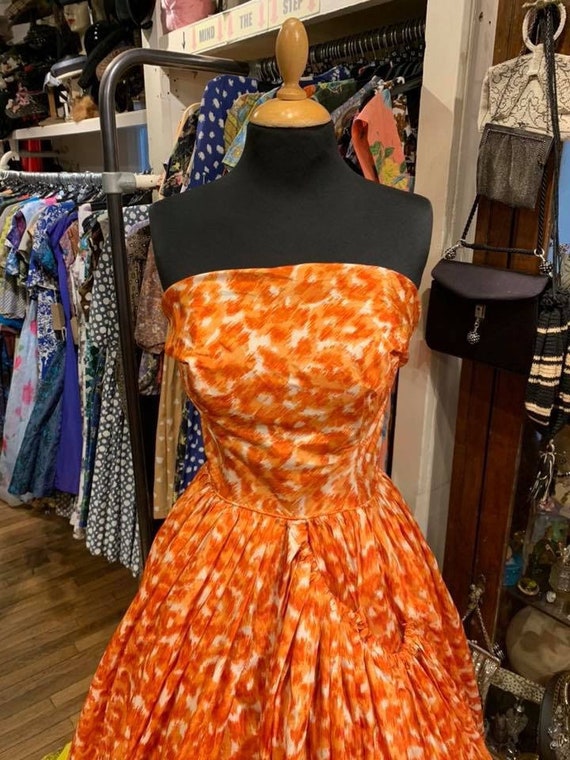 Stunning 1950’s orange puff ball party cocktail s… - image 3