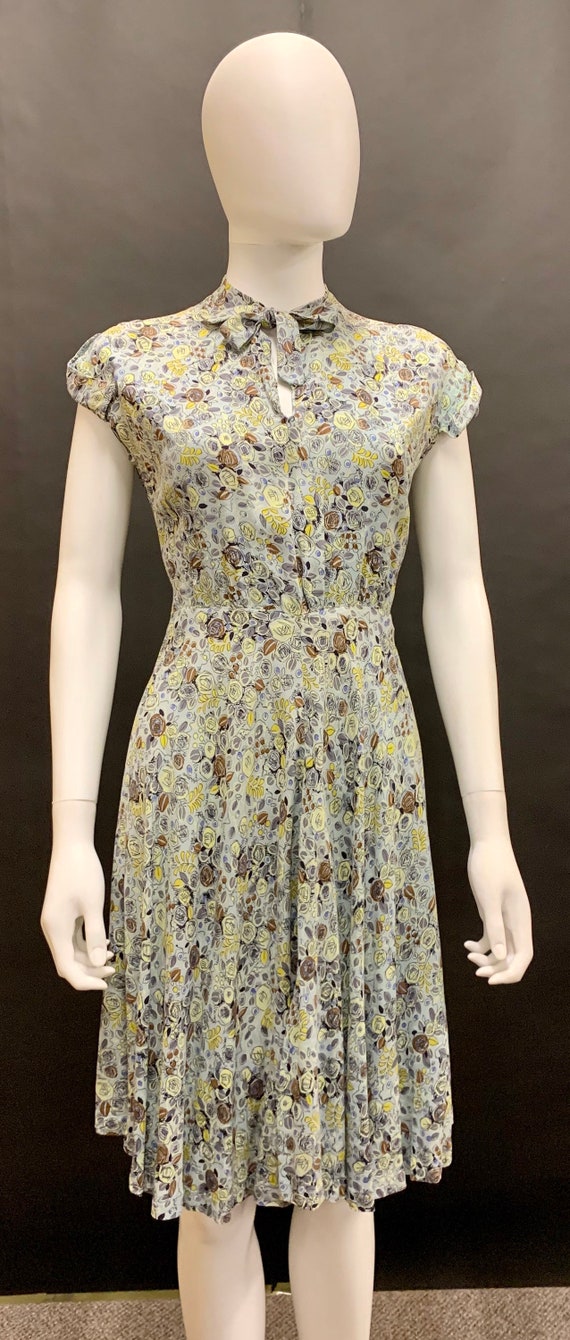 Pretty 1940s dress