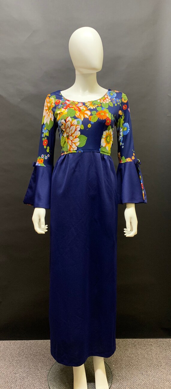 Gorgeous 70’s maxi dress