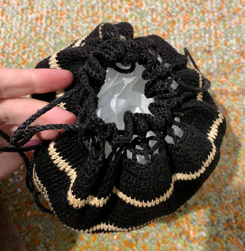 Victorian crochet bag with tassel image 4