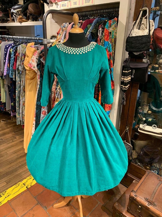 Gorgeous 1950s day dress