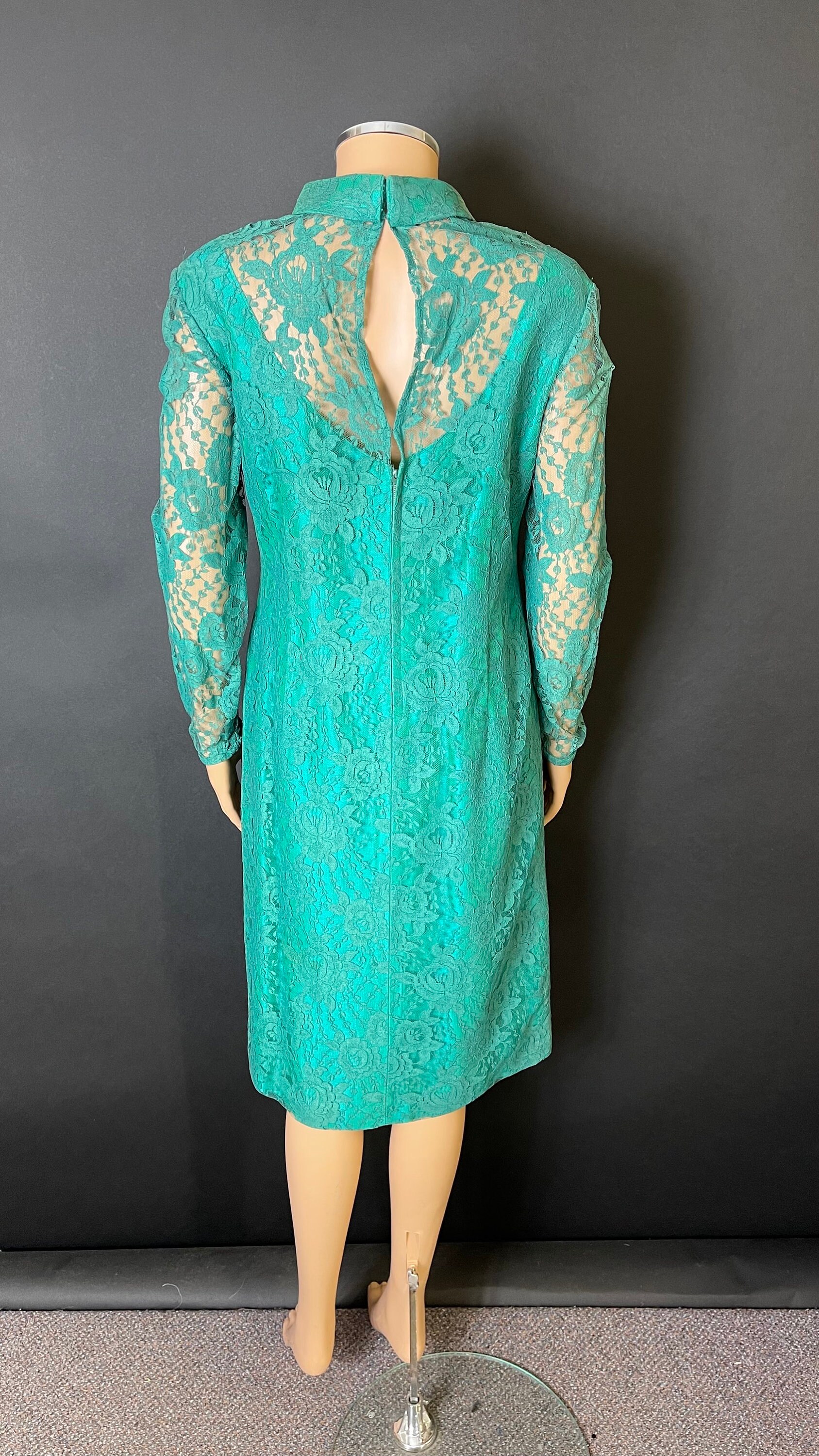 1960s Green Lace Party Dress, Lined mod dress ( 38" bust )