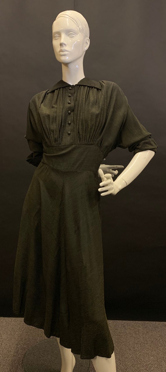 Lovely 1940s day dress