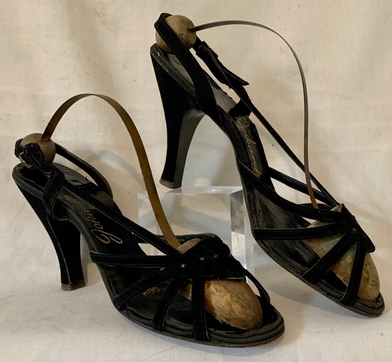 50’s suede sandals