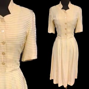 Beautiful 1940s day dress image 1