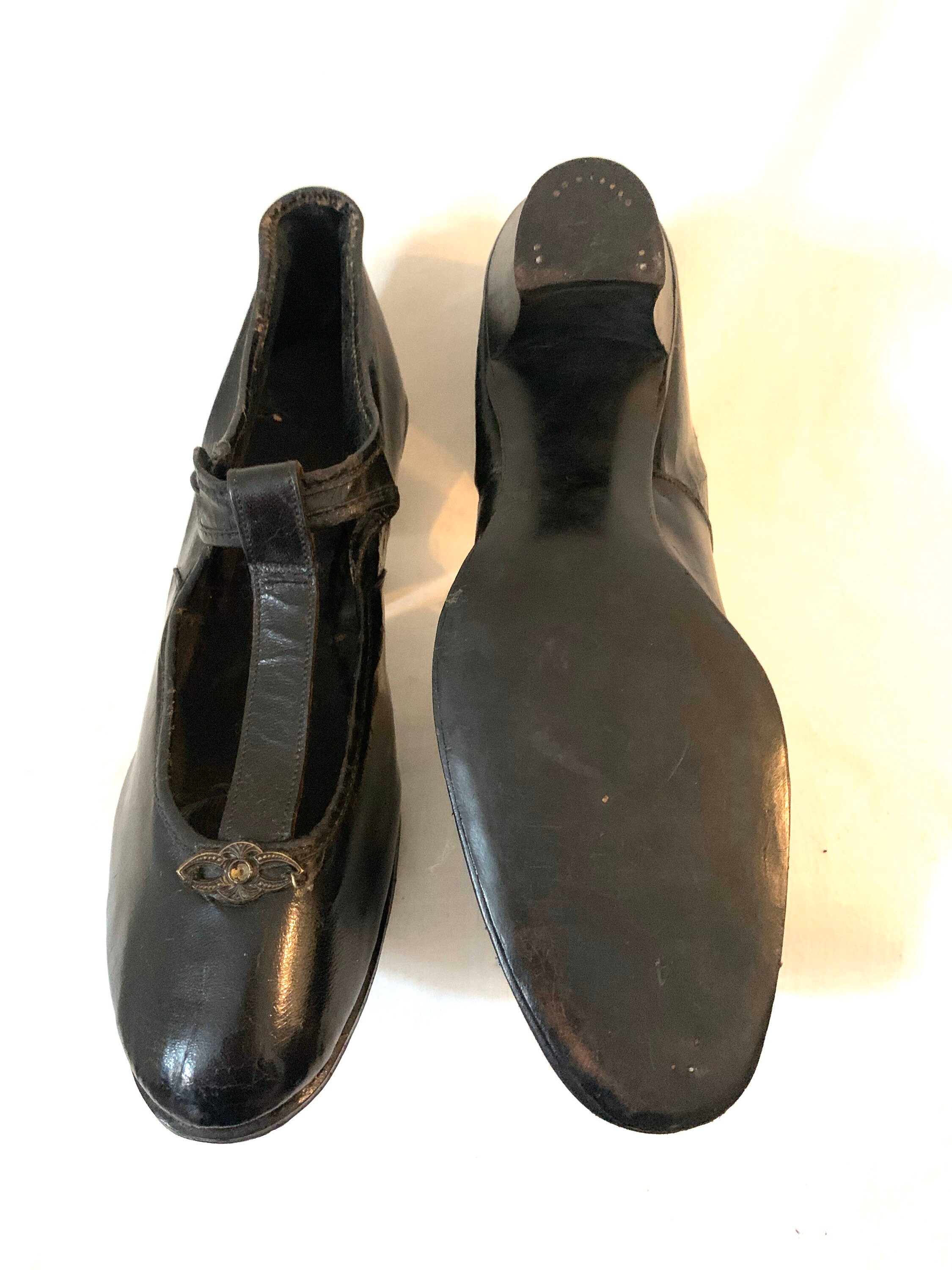 Chaussures montantes en T du début des années 20 -  France
