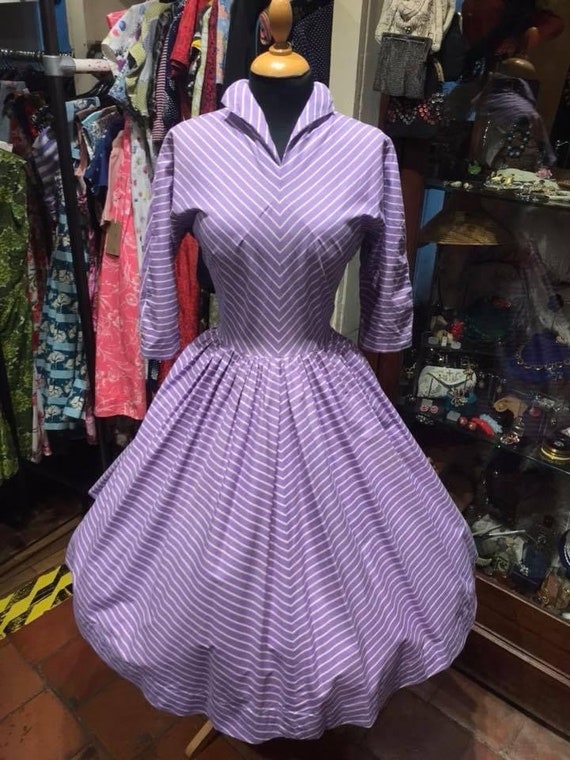 Beautiful 1950’s strip purple/white cotton full s… - image 2