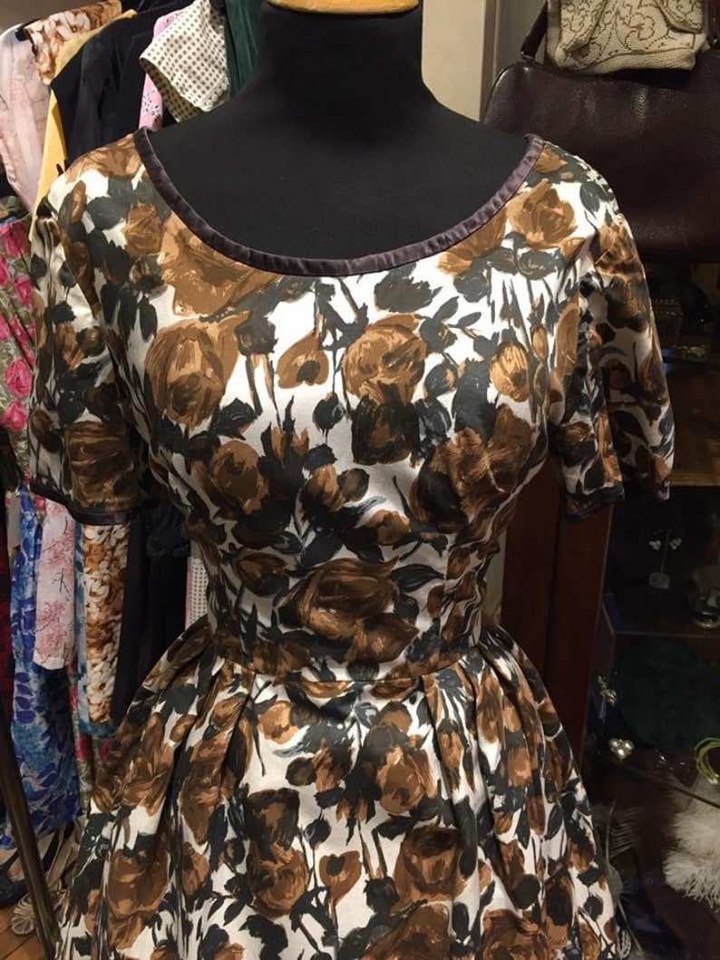 Gorgeous 1950s silk rose print dress image 3