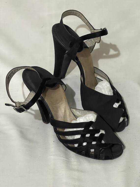 Beautiful 1940s satin dance shoes (approx uk 4.5) - image 2