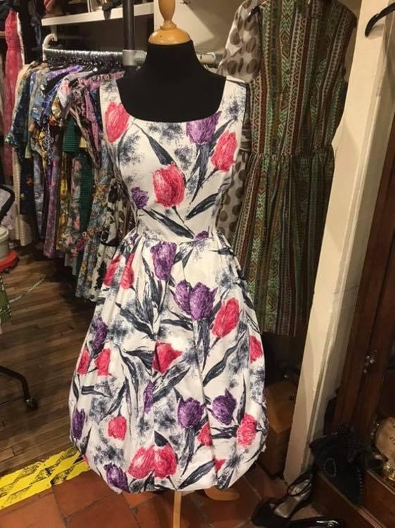 Pretty 1950s cotton day dress