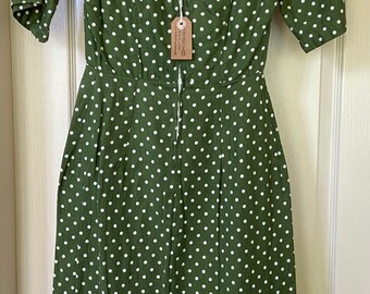1950s Polished Cotton Green Polka Dot Wiggle Dress (34 Bust) - Etsy