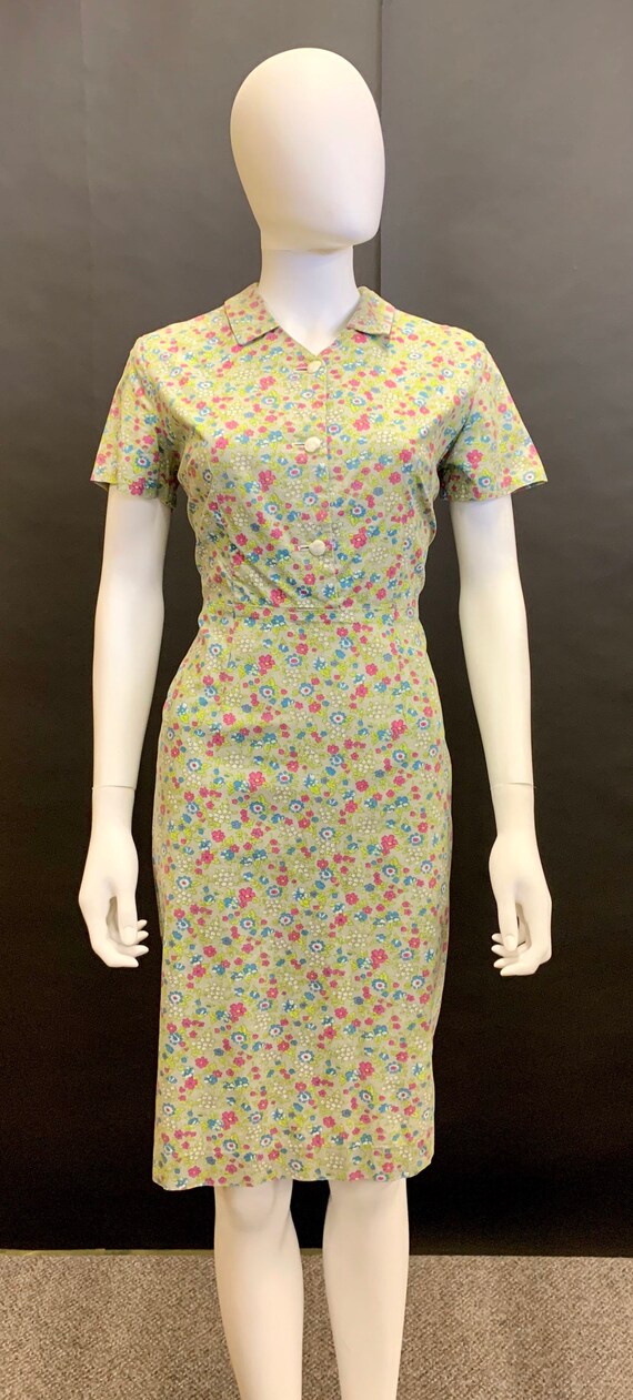 Pretty 1940s cotton day dress