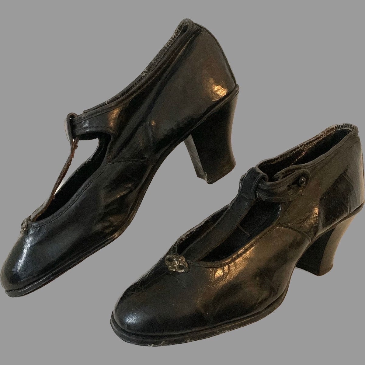 Chaussures montantes en T du début des années 20 -  France