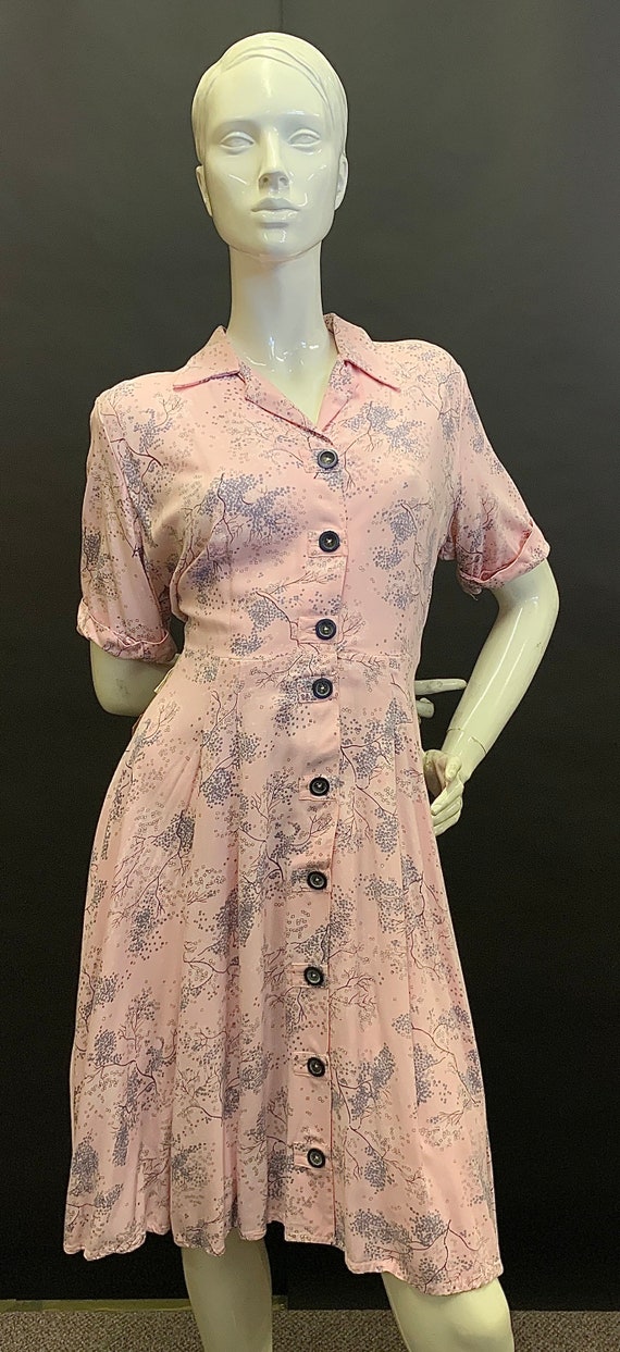 Cute volup 1940s dress