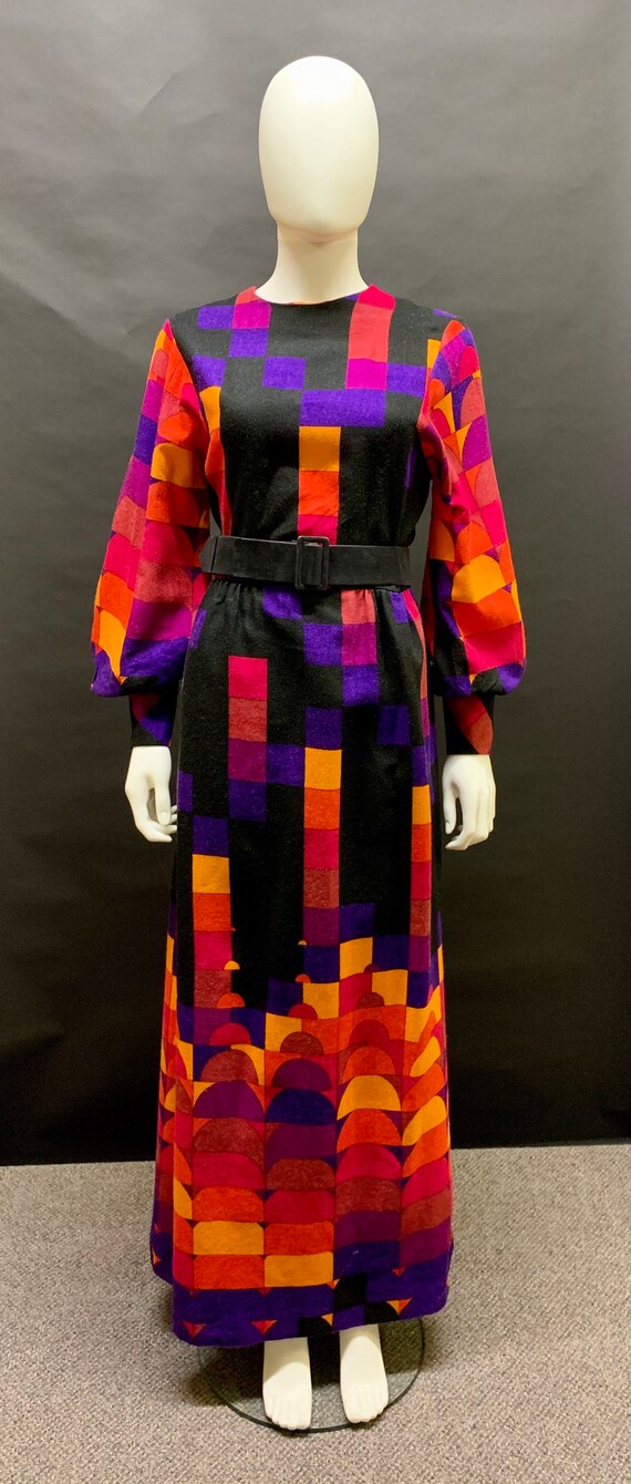 Gorgeous winter weight 70’s maxi dress
