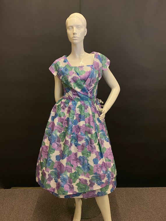 Nylon 50s day dress