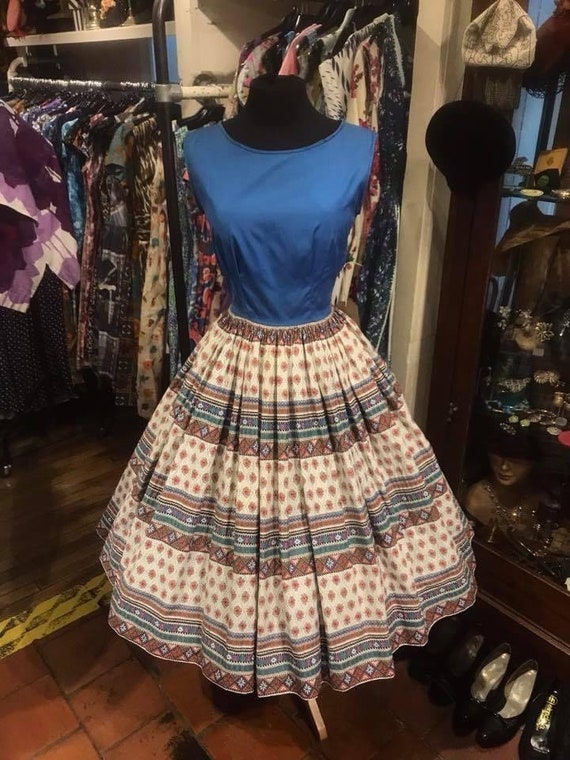 Gorgeous 1950s cotton day dress
