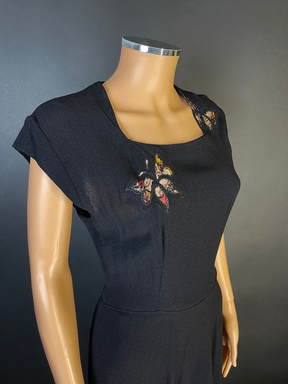 Gorgeous 1940s crepé dress - image 4