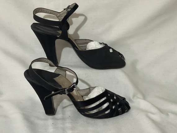 Beautiful 1940s satin dance shoes (approx uk 4.5) - image 1