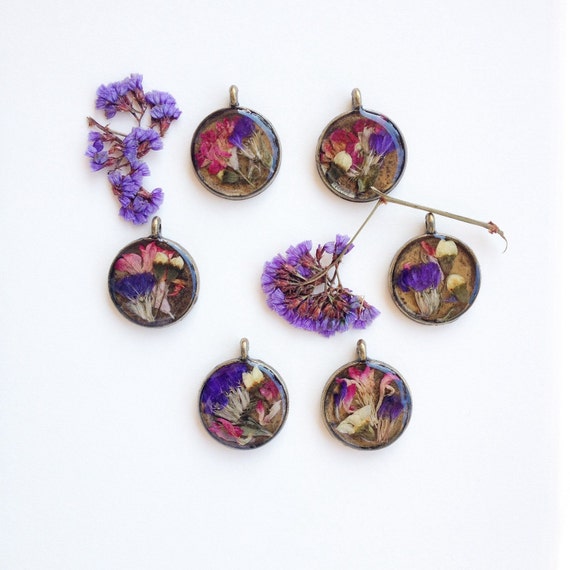 Custom Dried Flower Pendant Necklace - memory necklace - dried flower pendant - resin necklace - custom flower pendant - mourning jewelry