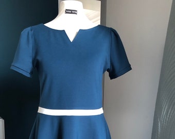 petrolfarbenes Kleid Lou aus dickerem Romanitjersey mit Tellerrock und V-Ausschnitt, Kleid im 50er Jahre Stil