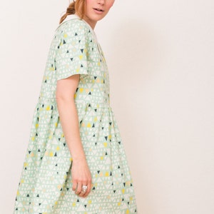 Mini dress in mod style, babydoll dress with bubik collar, smock dress in mint with triangles image 4