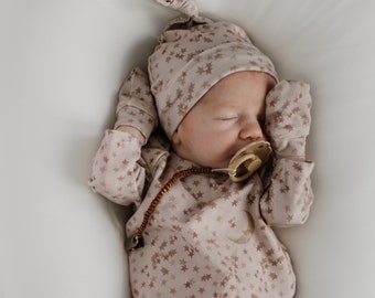 Conjunto de bebé Luna y Estrella: Tejido de algodón orgánico, set de regalo de género neutro