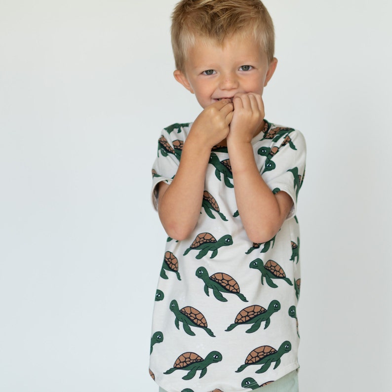 Turtle Kids T-shirt Printed Boy Clothing Green Turtle Shirt Organic Scandinvian Top Baby Toddler Matching Long Length T-shirt image 1