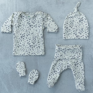 Moon and Star Baby Outfit: Organic Cotton Newborn Gift Set