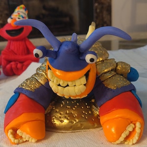 3D Tamatoa fondant topper - Moana&#39;s friends character. Great to decorate your Birthday cake.