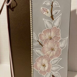 Tarjetas de felicitación hechas a mano, flores en relieve y pintadas a mano en papel pergamino (pergamano).