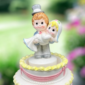 Here Comes the Bride Music Box, Rotating Bride and Groom on Wedding Cake, Musical Anniversary Gift, Newlyweds Figurines