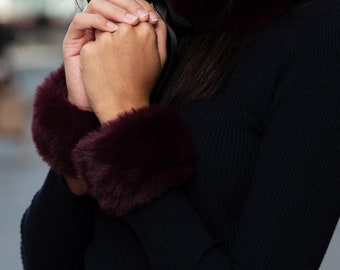 Manchettes Talia en fausse fourrure de haute qualité