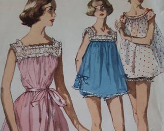 Vintage Pattern Simplicity 1553 Shortie Nightgown & Panties Size 11 Bust 29