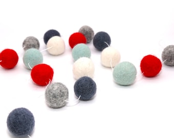Christmas wool felt balls set, wool pompoms icy & grey, sensory pompoms, crafting set beads Waldorf, DIY Christmas set, stockings